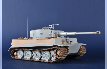 Сборная модель немецкий танк Pz.Kpfw.VI Ausf.E Sd.Kfz. 181 Tiger I (поздний)