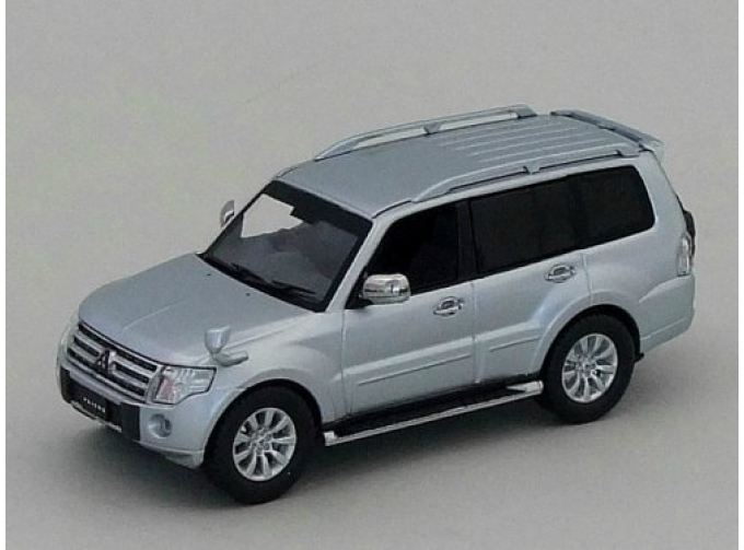 MITSUBISHI Pajero Super Exceed, Cool Silve Metallic