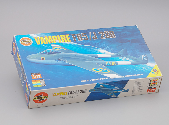 Сборная модель Самолет Vampire F.B.5 / J28