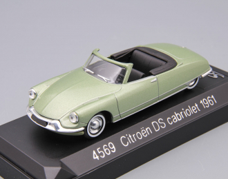 CITROEN DS Cabriolet (1961), light green