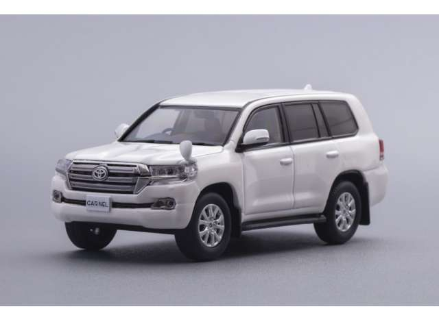 TOYOTA Land Cruiser AX G selection (URJ202) (2015), white pearl crystal shine
