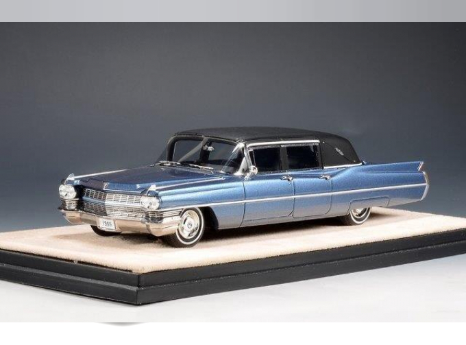 CADILLAC Fleetwood Formal Limousine Landau Top (1965), Tahoe Blue Metallic