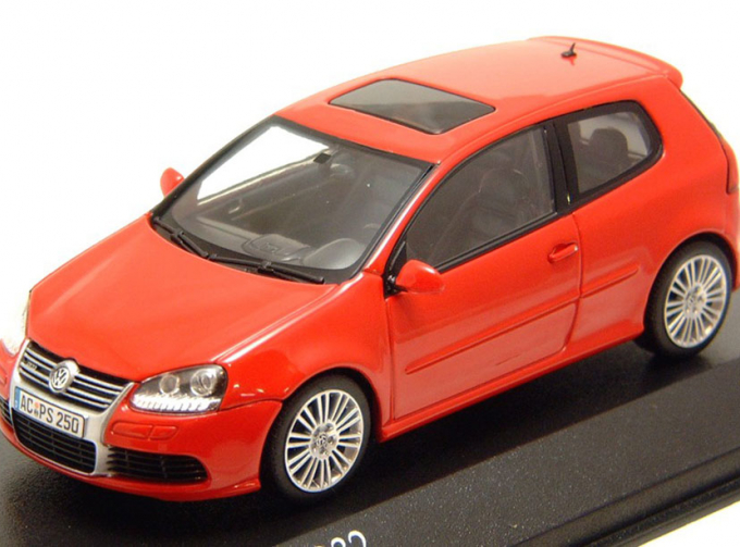 VOLKSWAGEN Golf R32 (2005), red