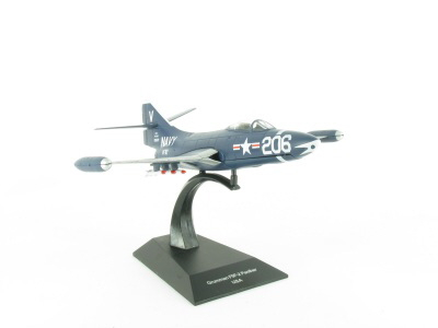 Grumman F9F-2 Panther (États-Unis), серия Avions de Combat à Réaction 44, защитный