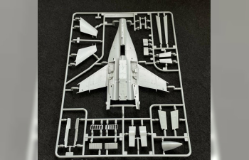 Сборная модель Истребитель MiGG 9-12 Late Type “Fulcrum”