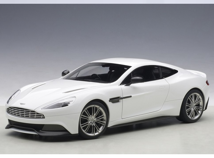 Aston Martin Vanquish 2015 (white)