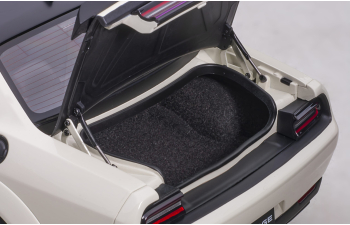 Dodge Challenger Demon SRT белый с черным