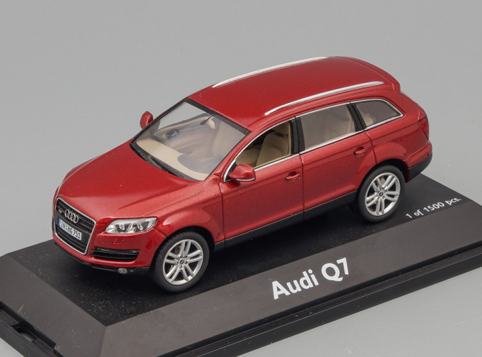 Audi Q7 granatred metallic