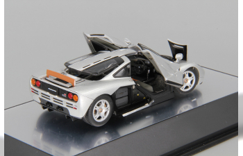 McLAREN F1 Road Car Short Tail (1994), magnesium silver / metallic silver