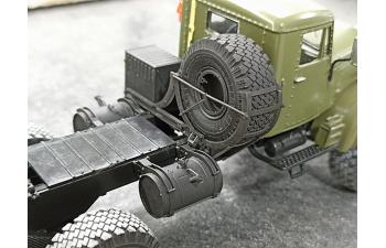 Держатель запасного колеса (ДЗК) КРАЗ-255Б поздний