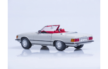 MERCEDES-BENZ 350 SL Open Convertible (1977), pastell grau