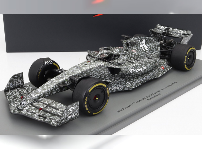 ALFA ROMEO F1 C42 Team Orlen Racing №88 Test Barcelona (2022) Robert Kubica - Con Vetrina - With Showcase - Special Box, White Black