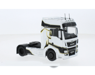 MAN TGX XXL D 38, white