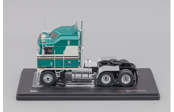 KENWORTH K100 Aerodyne towing vehicle (1976), greenmetallic white