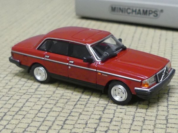 VOLVO 240 GL (1986), dark red metallic