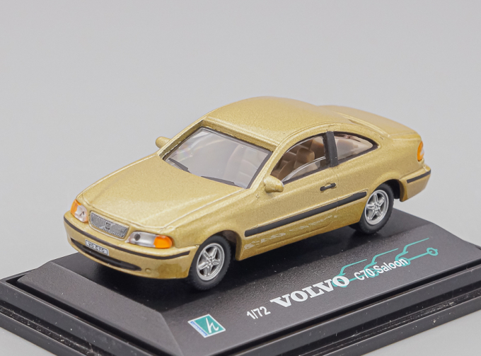 VOLVO C70 Saloon, gold