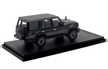 Toyota Land Cruiser 70 AX (2023), черный