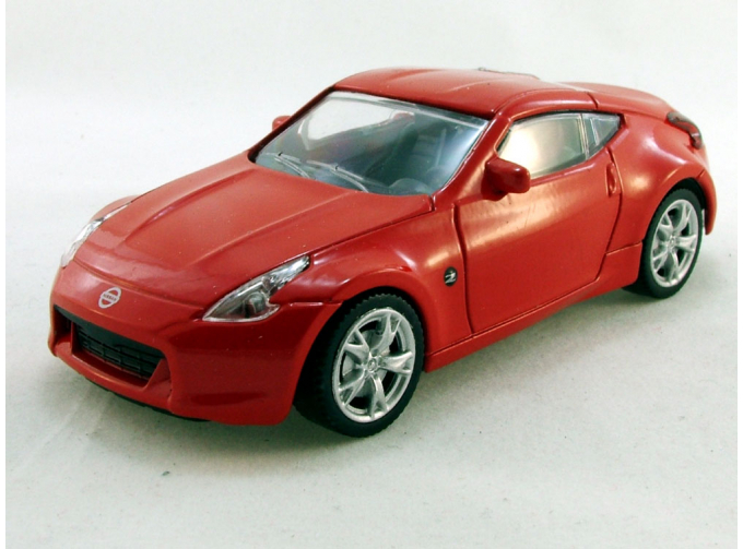 NISSAN 370Z, красный