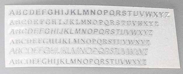 Наклейка объёмная металлизированная набор букв (2 шт.)