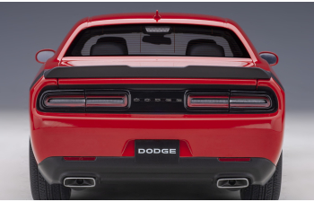 Dodge Challenger 392 Hemi Scat Pack Shaker 2018 красный