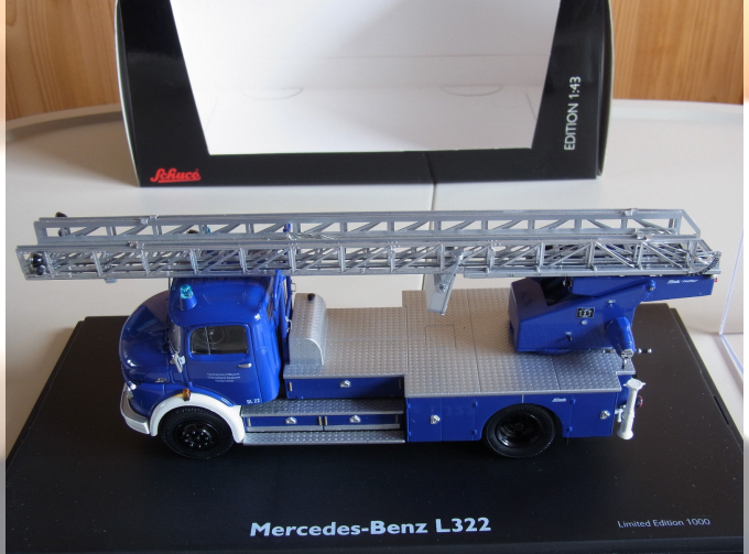 MERCEDES-BENZ L322 THW Drehleiter Mertz DL22, blue