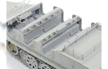 Сборная модель Sd.Kfz.7 8t Half-Track Initial Production