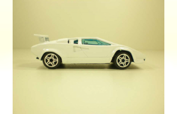 LAMBORGHINI Countach 5000, белый