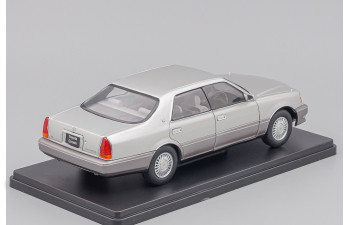 TOYOTA Crown Majesta (1995), silver