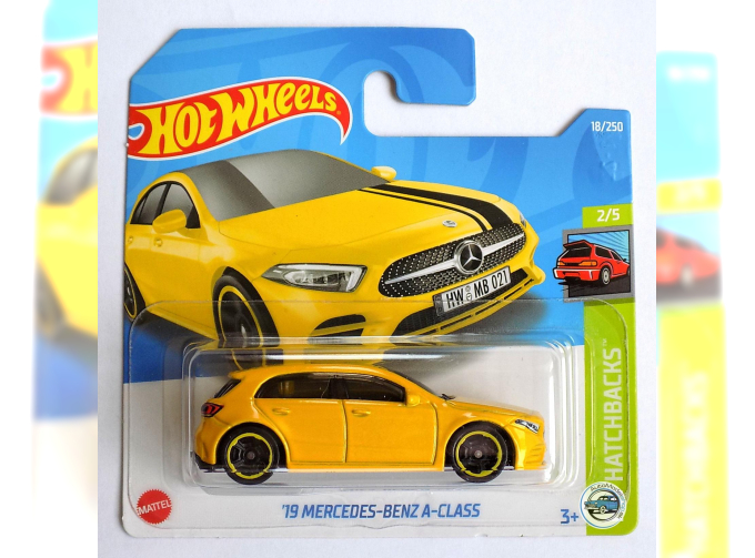 MERCEDES-BENZ A-class (2019), yellow