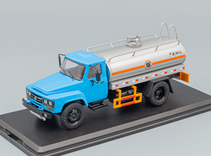 DONGFENG 140 series fuel tank truck, blue / silver