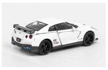 NISSAN GT-R (R35) Advan Racing GT, white