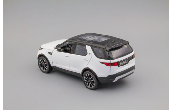 LAND ROVER Discovery V, white