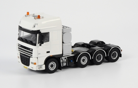 DAF XF 105 Super Space Cab 8x4, White Line 1:50, белый