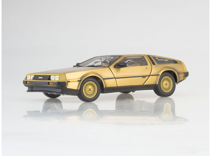 DeLOREAN DMC 12 Coupe, gold