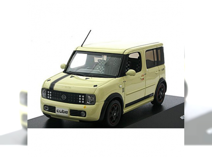 NISSAN Cube SX Neo Classical 2003, butter cream 