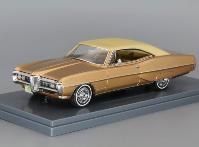 PONTIAC Bonneville Coupe (1968), beige met