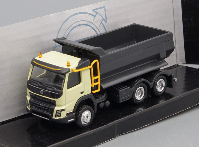 VOLVO FMX Tipper, beige / black