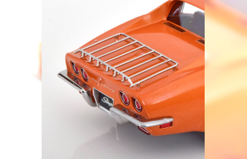 CHEVROLET Corvette C3 with removable roof parts and side pipes (1972), orange-metallic