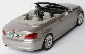 BMW 1er Cabrio E88 (2008), cashmere silber met.