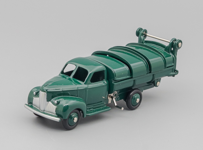 STUDEBAKER Benne a Ordures, green