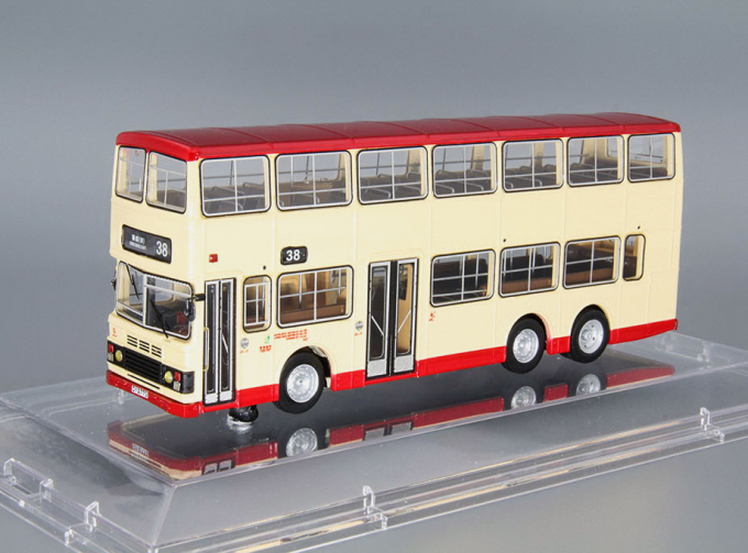 China motor bus, beige / red