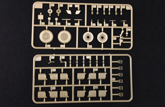 Сборная модель British 6 Pdr Anti-Tank Gun (Airborne) With 1/4 Ton Truck & Crew