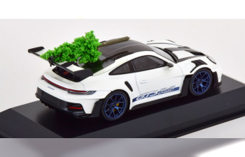 PORSCHE 911 (992) GT3 RS with Weissach Package (2023), white