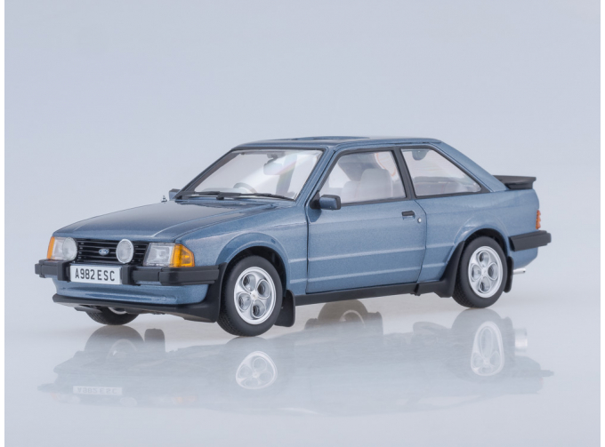 FORD Escort XR3i Saloon (1983), caspian blue