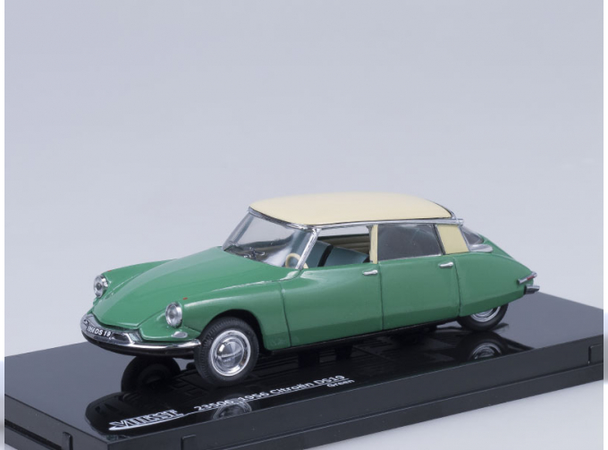 CITROEN DS19 (1956), green