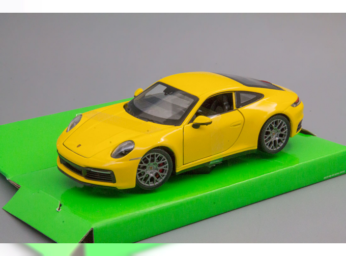 PORSCHE 911 Carrera 4S (2019), yellow