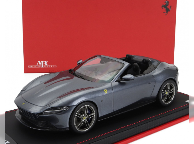 FERRARI Roma Spider Open (2020) - Con Vetrina - With Showcase, Blu Roma - Blue Grey Met