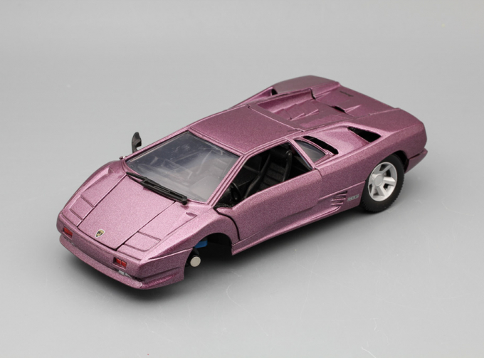 LAMBORGHINI Diablo, purple metallic