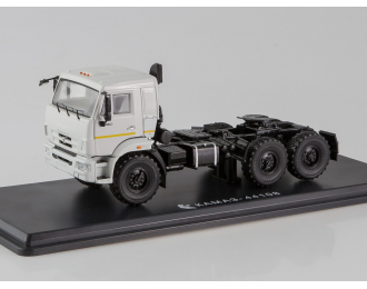 Камский грузовик 44108 седельный тягач, белый