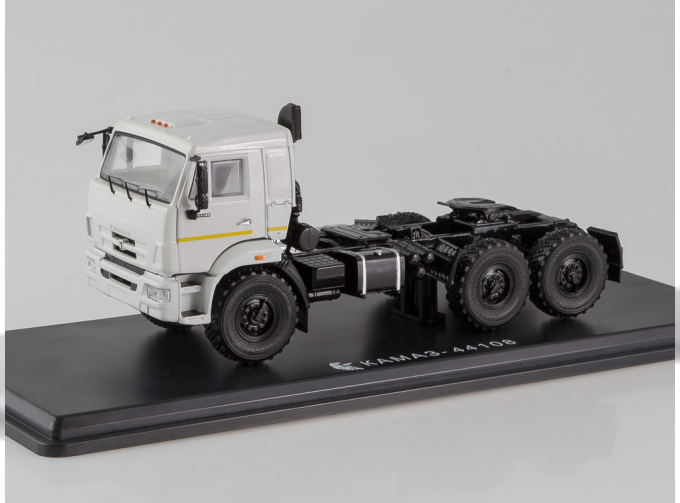 Камский грузовик 44108 седельный тягач, белый